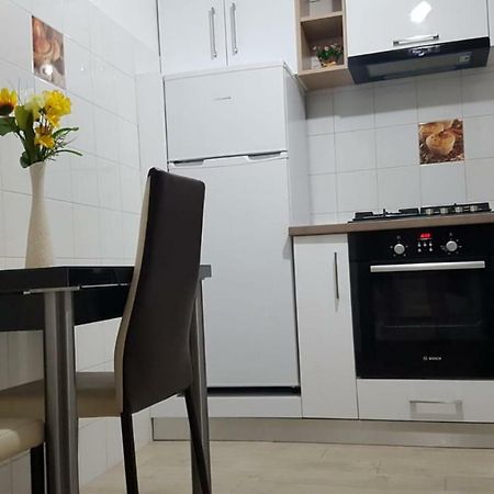 Tina Apartament 2 Craiova Exteriör bild